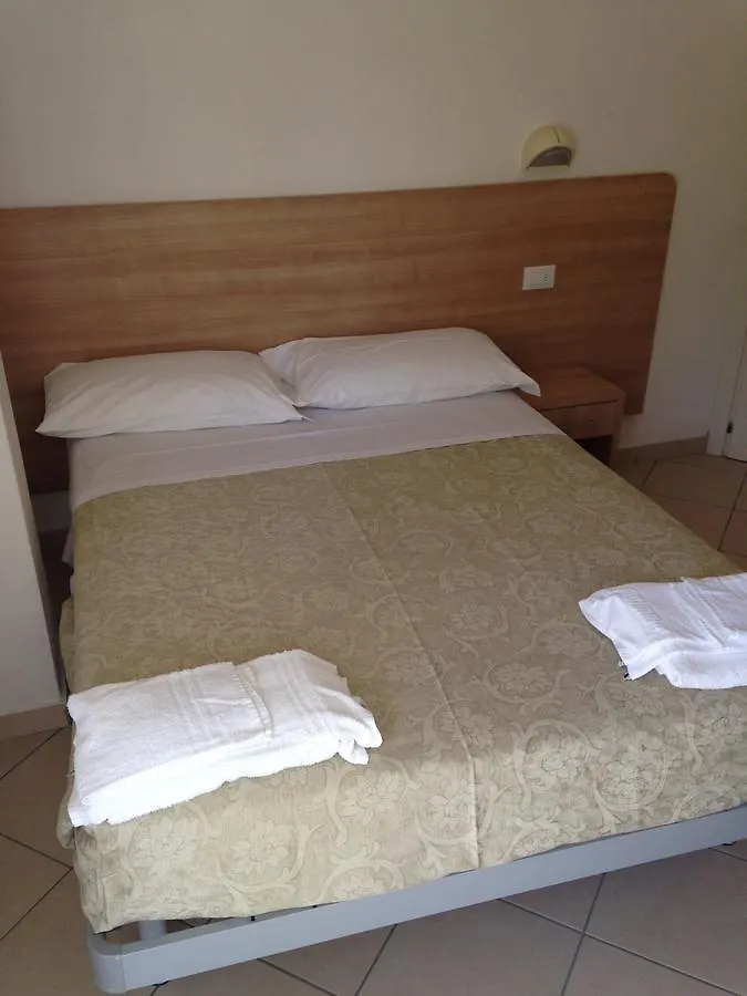 Hotel Madrid Riccione 2*,  Italia